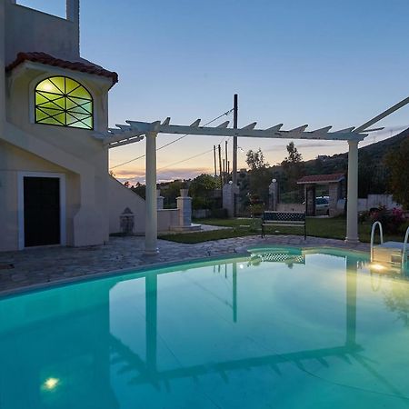Villa Konstadina With Swimming Pool Kalivia Thorikou Dış mekan fotoğraf