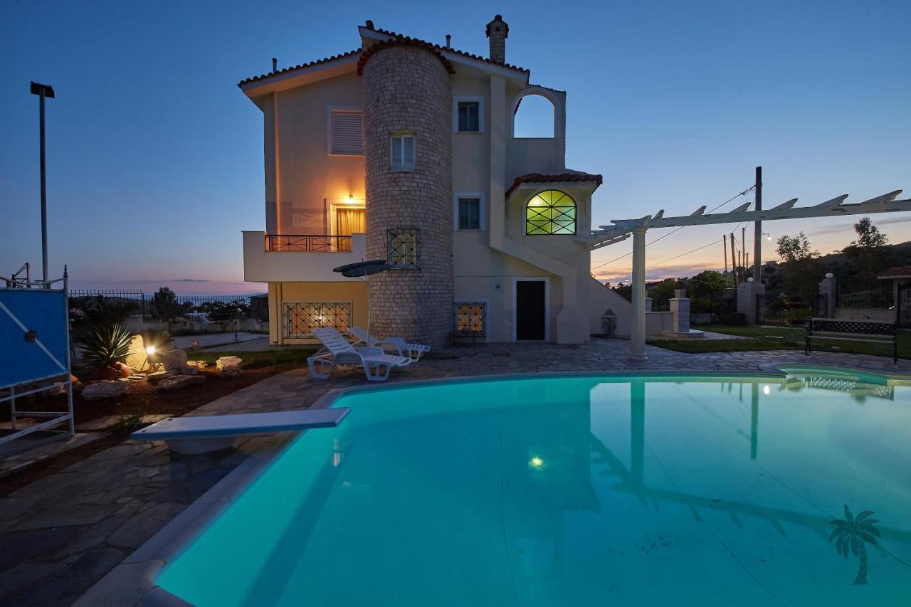 Villa Konstadina With Swimming Pool Kalivia Thorikou Dış mekan fotoğraf